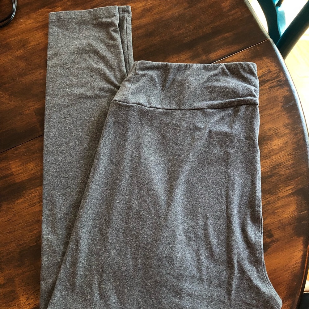 Lularoe TC heathered gray leggings